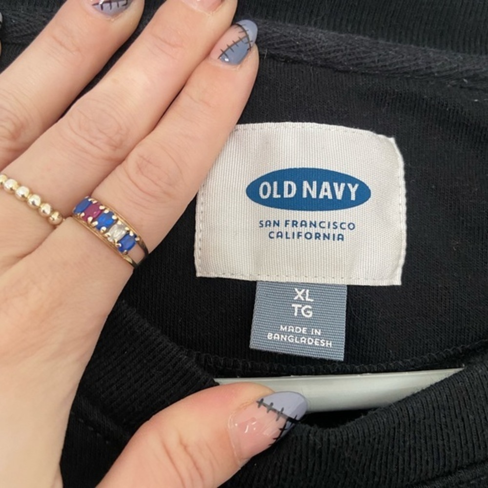 OLD NAVY graphic crew‎ neck sweater - Picture 3 of 4